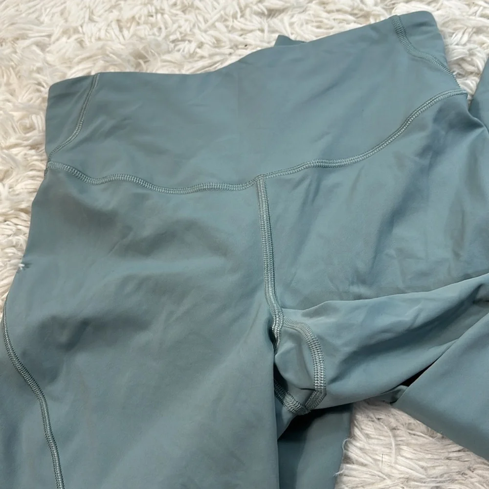Lululemon Base Pace High-Rise Crop 23